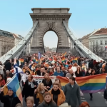 Pride helyett már az 56-os forradalom van az Erste AI-s reklámfilmjében