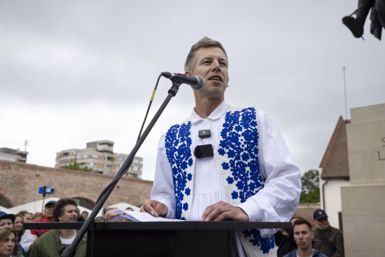 Nemcsak a Fidesz megy vasárnap Kötcsére, hanem Magyar Péter is