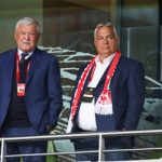 Orbán Viktor Csányi Sándorral együtt szurkol Dublinban a magyar futballválogatottnak