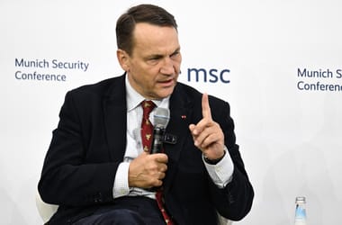 Lengyelország külügyminisztere szerint a Kreml azért küldött feléjük robbanóanyag nélküli drónokat, hogy a NATO-t tesztelje