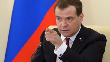 Medvegyev háborúval fenyegeti a NATO-t, ha a szövetség lelő orosz drónokat Ukrajna felett