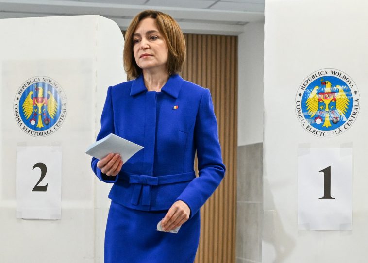 A nyugatbarát kormánypárt nyerte a bombariadókkal kísért moldovai választásokat, az oroszpárti Patrióták tüntetést hirdettek hétfőre