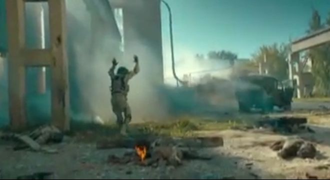 Tömeges megadás Pokrovszknál: az ukrán katonák sorra teszik le a fegyvert