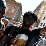 „Olasz”ország: Jézus neve megosztó, ezért eltávolítják a karácsonyi énekekből a migránsok lelki békéje érdekében