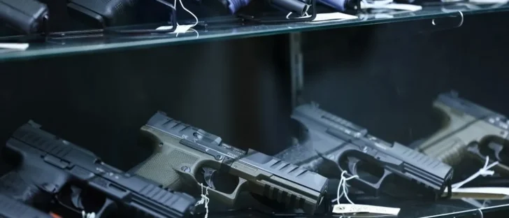 Svájc megszegi a fegyverexport hagyományait, és a semlegességet teszteli az ukrajnai háborúban