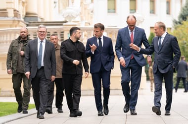 Az amerikaiak árulásáról és Zelenszkij megóvásáról beszéltek az európai vezetők egy kiszivárgott feljegyzés szerint