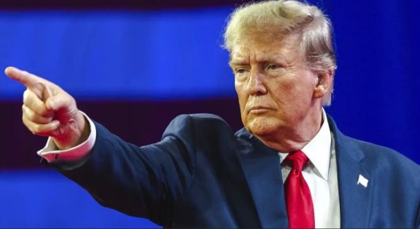 Trump gyengeelméjűnek nevezte az Orbán Viktort diktátornak tituláló demokrata politikust