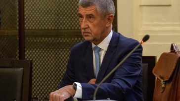 Andrej Babiš bejelentette, hogy megválik az Agrofert holdingtól, hogy kormányfő lehessen