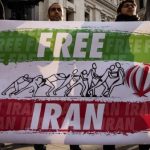 Irán fenyeget: mostantól katonailag is fellépnek a tüntető tömegek ellen