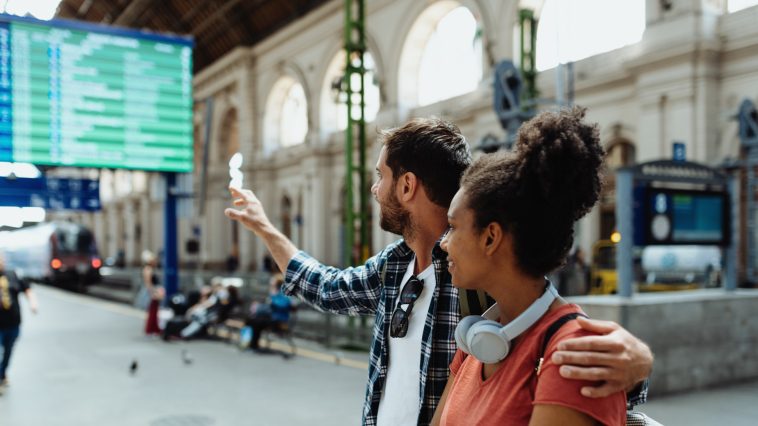 Hétfőn indul a peronépítés a Keletiben, módosul a menetrend