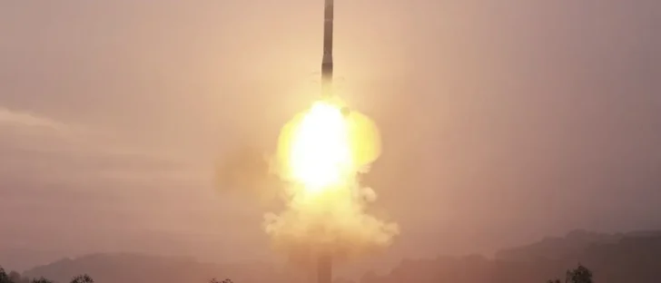 Mindenki retteghet? Ez Oroszország új nukleáris rakétája