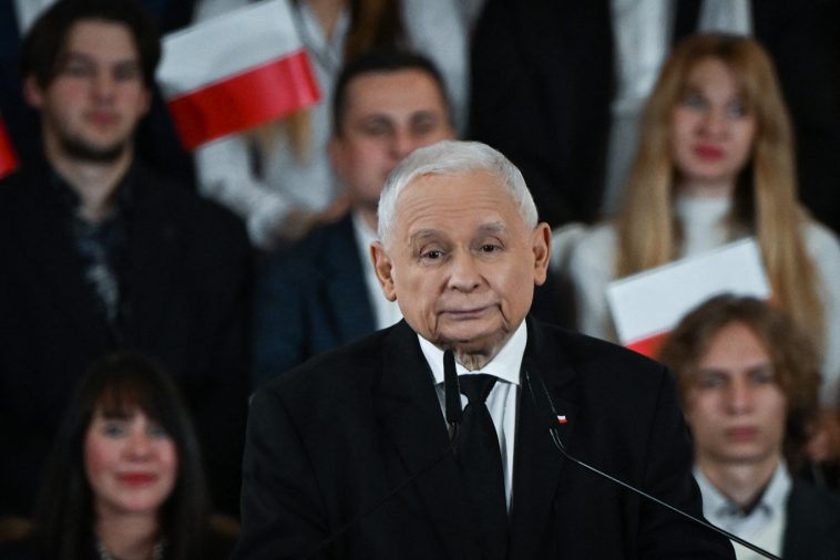 Orbán lengyel barátja, Jarosław Kaczyński szerint a magyar társadalom, ami megválasztotta Magyar Pétert, „egy kicsit beteg”