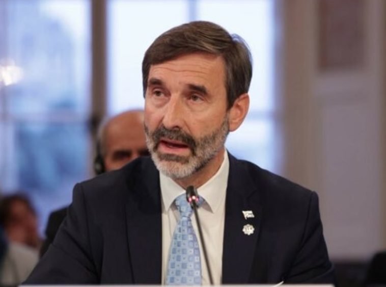 Blanár butaságnak nevezte, hogy a szlovák határra szállították volna a migránsokat