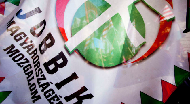 Elvek helyett opportunizmus – A divat-jobboldaliak útja a Gárdától Magyar Péterig