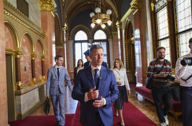 Összeül a Tisza frakciója, újra jöhet az orosz olaj – Newscast