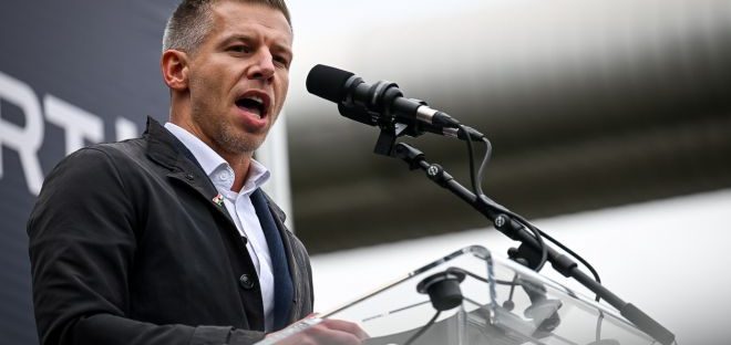 Tik-tak, ketyeg az óra: veszélyben Magyar Péter egyik legnagyobb ígérete