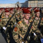 Mindenki lélegzet-visszafojtva várja a hétvégét, teljes megsemmisüléssel fenyegette meg Kijevet Oroszország -ukrán háborúból csütörtökön