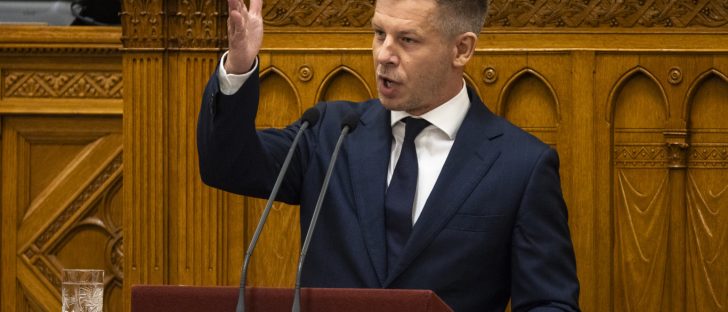 Magyar Péter szerint minden európai országban korrupciónak hívják azt, amit Szijjártó tett